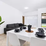 Home2book Luxury Escape, Private Pool & Bbq Villa