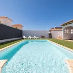 Home2book Luxury Escape, Private Pool & Bbq Villa
