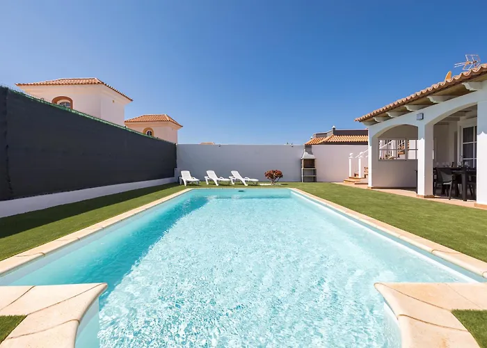 Home2book Luxury Escape, Private Pool & Bbq Villa
